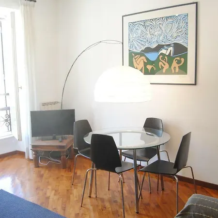 Pantheon White Apartman *